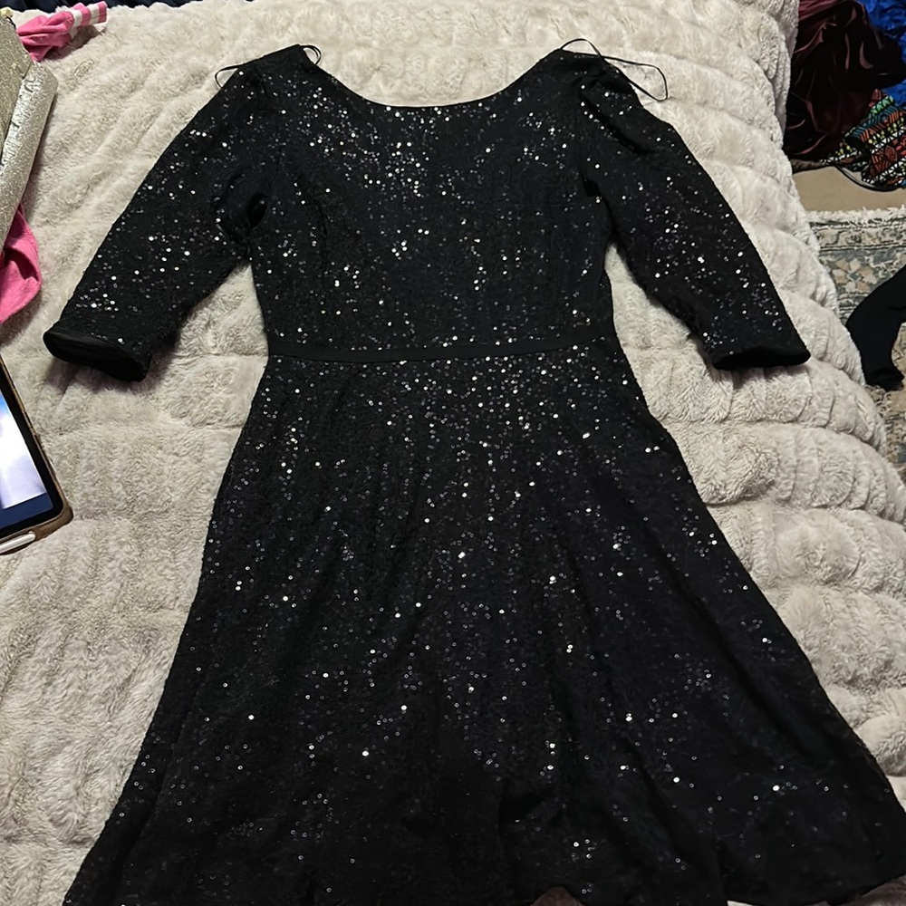 Black sequins dress!